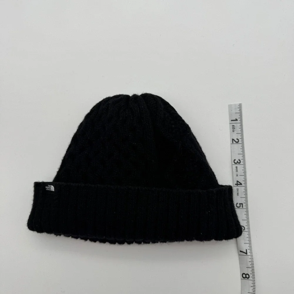 The North Face Little Kids Black Cable Knit Beanie Cuffed Winter Hat Logo Tag